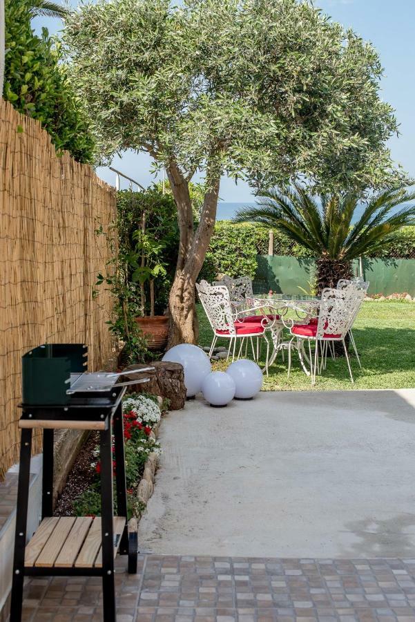 Oikia Eleanthi - Beachfront Garden Home! Mytikas  Exterior photo
